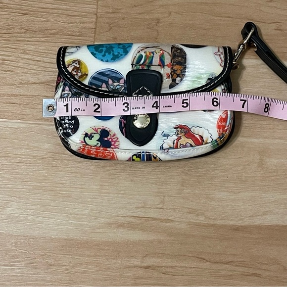 Disney Dooney Snap Wristlet NWOT Buttons Print - Picture 3 of 6